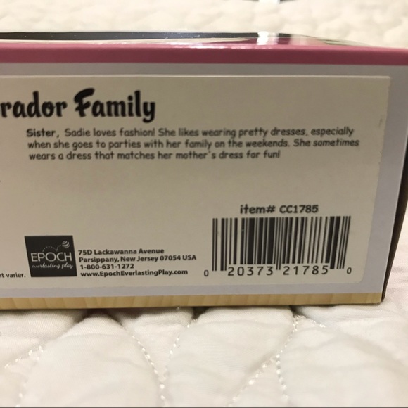 Calico Critters Yellow Labrador Family - Picture 6 of 6